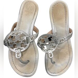 Tory Burch Miler Metallic Logo thong silver Snakeskin, size 8 Made in Brazil